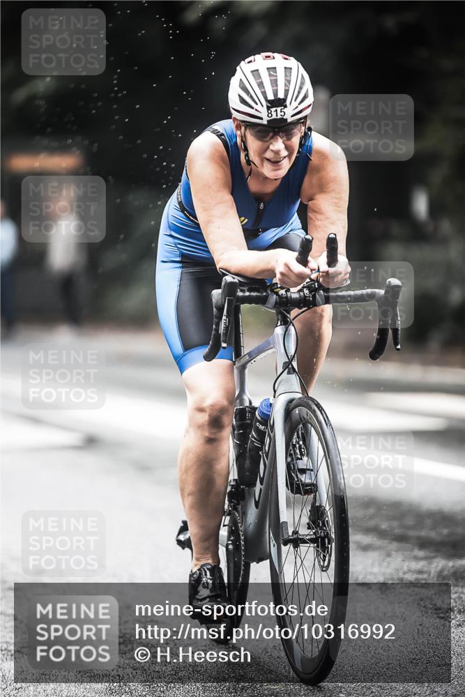 13.09.2026 - Stadtparktriathlon H.Heesch http://msf.ph/oto/10316992 13.09.2026 11:52:36 Radfahren 815, 841 meine-sportfotos.de