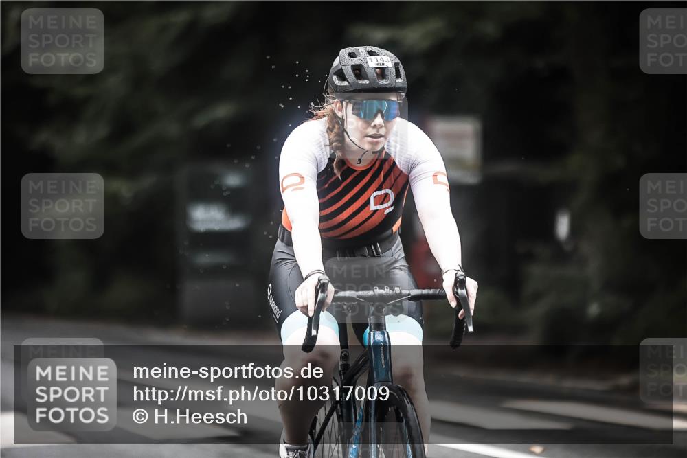 13.09.2026 - Stadtparktriathlon H.Heesch http://msf.ph/oto/10317009 13.09.2026 13:00:41 Radfahren 1143, 1282, 1285, 1314, 1351 meine-sportfotos.de
