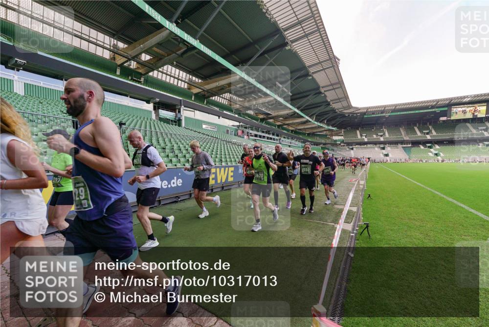 13.09.2026 - 21. swb-Marathon Bremen Michael Burmester http://msf.ph/oto/10317013 13.09.2026 13:14:14 Laufen im Stadion 183, 270, 278, 300, 349, 414, 460, 576, 600, 631, 695, 702, 768, 933, 950, 956, 1005, 1008, 1047, 1143, 1392, 1408, 1426, 1573, 1596, 1641, 1818, 1819, 1991, 2024, 2035, 2079, 2233, 2314, 2387, 2412, 2439, 2457, 2461, 2478, 2494, 2521, 2540, 2564, 2612, 2665, 2684, 2690, 2691, 2693, 2737, 2773, 2792, 2816, 2829, 2838, 2861, 2865, 2884, 2887, 2921, 2972, 2978, 3016, 3111, 3209, 3253, 3277, 3293, 3304, 3313, 3355, 3378, 3405, 3428, 3653, 3661, 3680, 4034, 4080, 4306, 703 meine-sportfotos.de