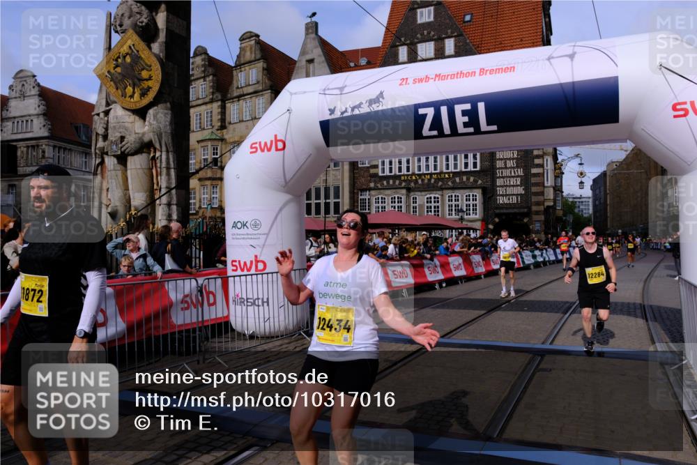 13.09.2026 - 21. swb-Marathon Bremen Tim E. http://msf.ph/oto/10317016 13.09.2026 10:57:06 Ziel 10372, 10486, 10540, 10610, 10721, 10771, 10824, 10888, 10936, 11000, 11064, 11079, 11328, 11474, 11601, 11872, 11946, 12284, 12434 meine-sportfotos.de
