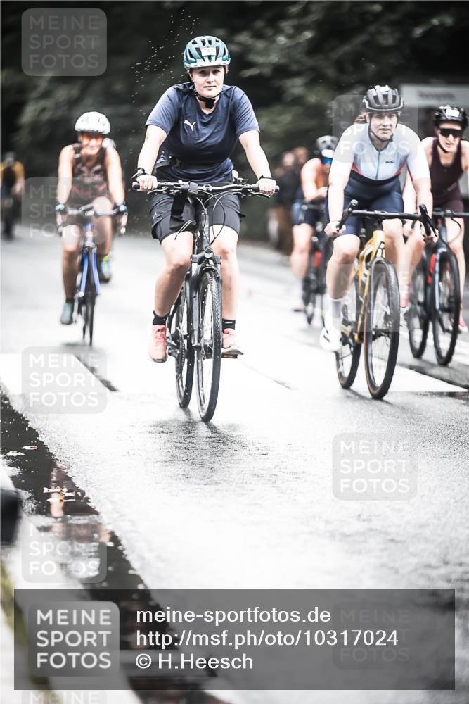 13.09.2026 - Stadtparktriathlon H.Heesch http://msf.ph/oto/10317024 13.09.2026 11:52:46 Radfahren 709, 721, 729, 747, 756, 760, 861, 895, 938 meine-sportfotos.de
