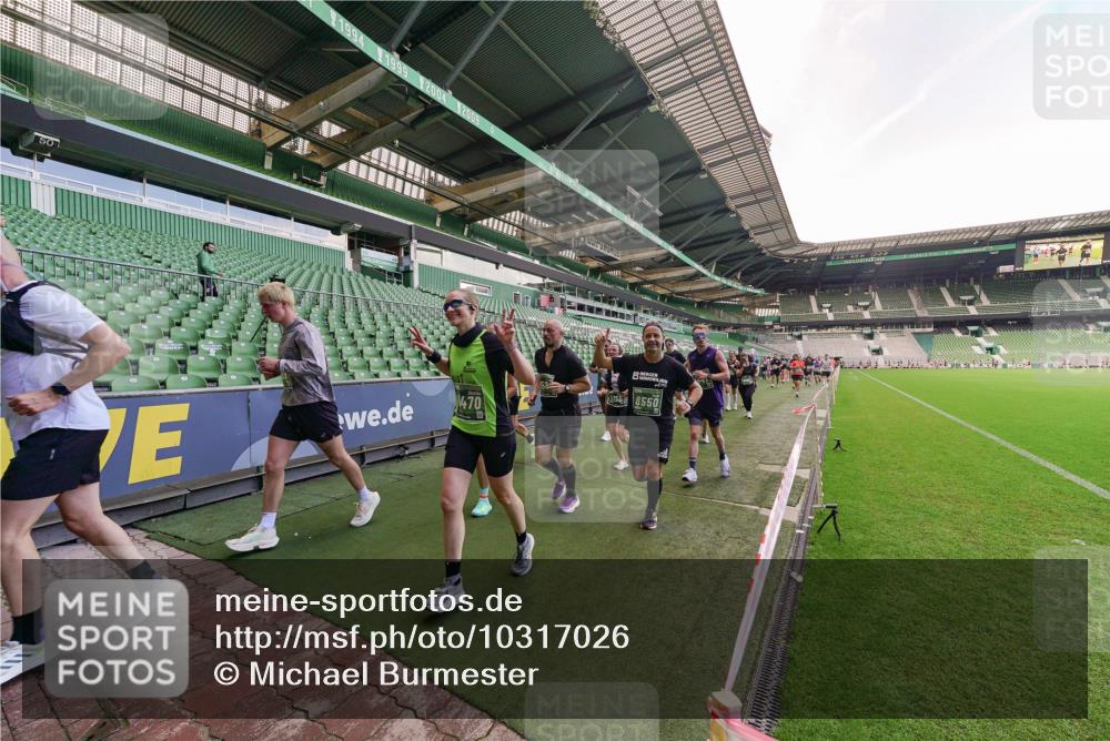 13.09.2026 - 21. swb-Marathon Bremen Michael Burmester http://msf.ph/oto/10317026 13.09.2026 13:14:14 Laufen im Stadion 183, 270, 278, 300, 349, 414, 460, 576, 600, 631, 695, 702, 768, 933, 950, 956, 1005, 1008, 1047, 1143, 1392, 1408, 1426, 1573, 1596, 1641, 1818, 1819, 1991, 2024, 2035, 2079, 2233, 2314, 2387, 2412, 2439, 2457, 2461, 2478, 2494, 2521, 2540, 2564, 2612, 2665, 2684, 2690, 2691, 2693, 2737, 2773, 2792, 2816, 2829, 2838, 2861, 2865, 2884, 2887, 2921, 2972, 2978, 3016, 3111, 3209, 3253, 3277, 3293, 3304, 3313, 3355, 3378, 3405, 3428, 3653, 3661, 3680, 4034, 4080, 4306, 703 meine-sportfotos.de