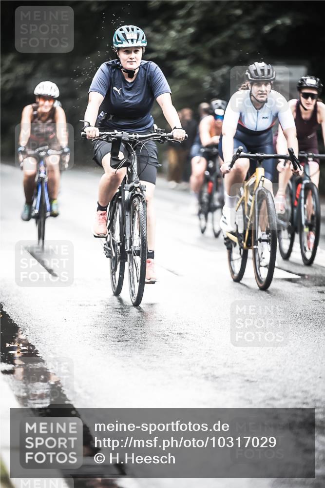 13.09.2026 - Stadtparktriathlon H.Heesch http://msf.ph/oto/10317029 13.09.2026 11:52:46 Radfahren 709, 721, 729, 747, 756, 760, 861, 895, 938 meine-sportfotos.de