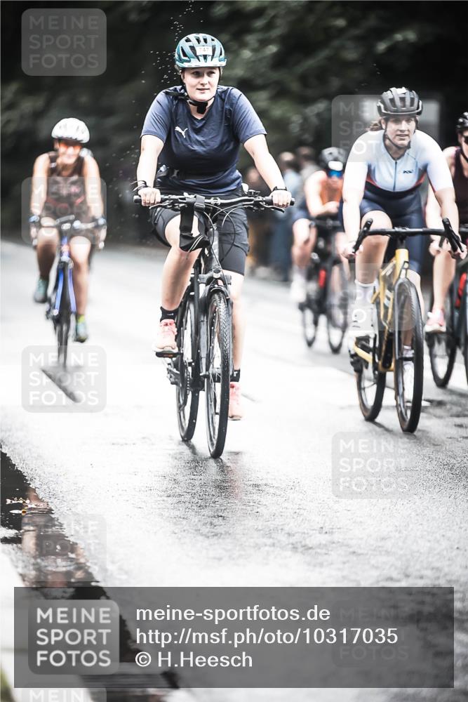 13.09.2026 - Stadtparktriathlon H.Heesch http://msf.ph/oto/10317035 13.09.2026 11:52:46 Radfahren 709, 721, 729, 747, 756, 760, 861, 895, 938 meine-sportfotos.de