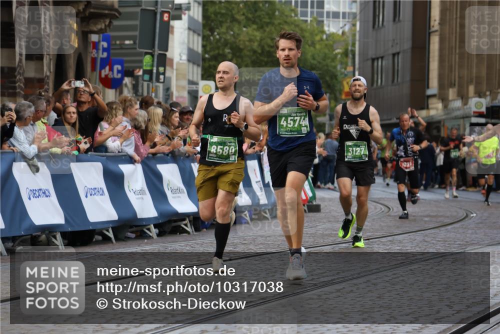 13.09.2026 - 21. swb-Marathon Bremen Strokosch-Dieckow http://msf.ph/oto/10317038 13.09.2026 13:06:45 Ziel 474, 1770, 1901, 1921, 2832, 7590, 8621, 9934, 13148, 521, 749, 3127, 4574, 6784, 8580, 8888, 9708 meine-sportfotos.de