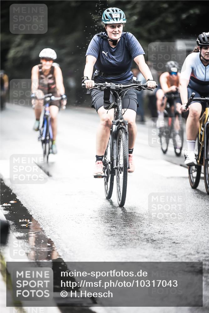 13.09.2026 - Stadtparktriathlon H.Heesch http://msf.ph/oto/10317043 13.09.2026 11:52:47 Radfahren 709, 721, 729, 747, 756, 760, 829, 861, 895, 938 meine-sportfotos.de