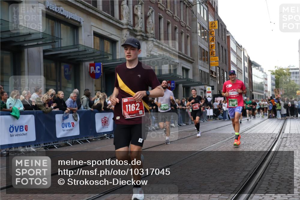 13.09.2026 - 21. swb-Marathon Bremen Strokosch-Dieckow http://msf.ph/oto/10317045 13.09.2026 13:16:38 Ziel 385, 472, 675, 734, 827, 1970, 2319, 2473, 2809, 3246, 3706, 3716, 3961, 4135, 4137, 4156, 4485, 5772, 6049, 6531, 6535, 6704, 6819, 6953, 7284, 7297, 7387, 8111, 8858, 696, 755, 792, 816, 985, 1076, 1162, 2474, 2604, 4485, 5255, 5554, 5963, 6367, 7053, 7603, 7801, 7875, 8171, 8288, 9031 meine-sportfotos.de