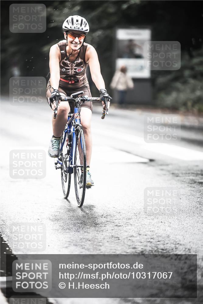 13.09.2026 - Stadtparktriathlon H.Heesch http://msf.ph/oto/10317067 13.09.2026 11:52:48 Radfahren 709, 721, 729, 747, 756, 760, 829, 861, 895, 938 meine-sportfotos.de