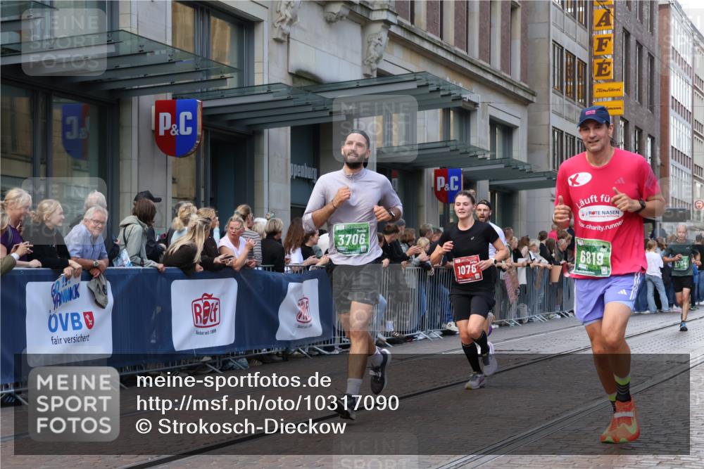 13.09.2026 - 21. swb-Marathon Bremen Strokosch-Dieckow http://msf.ph/oto/10317090 13.09.2026 13:16:38 Ziel 385, 472, 675, 734, 827, 1970, 2319, 2473, 2809, 3246, 3706, 3716, 3961, 4135, 4137, 4156, 4485, 5772, 6049, 6531, 6535, 6704, 6819, 6953, 7284, 7297, 7387, 8111, 8858, 696, 755, 792, 816, 985, 1076, 1162, 2474, 2604, 4485, 5255, 5554, 5963, 6367, 7053, 7603, 7801, 7875, 8171, 8288, 9031 meine-sportfotos.de