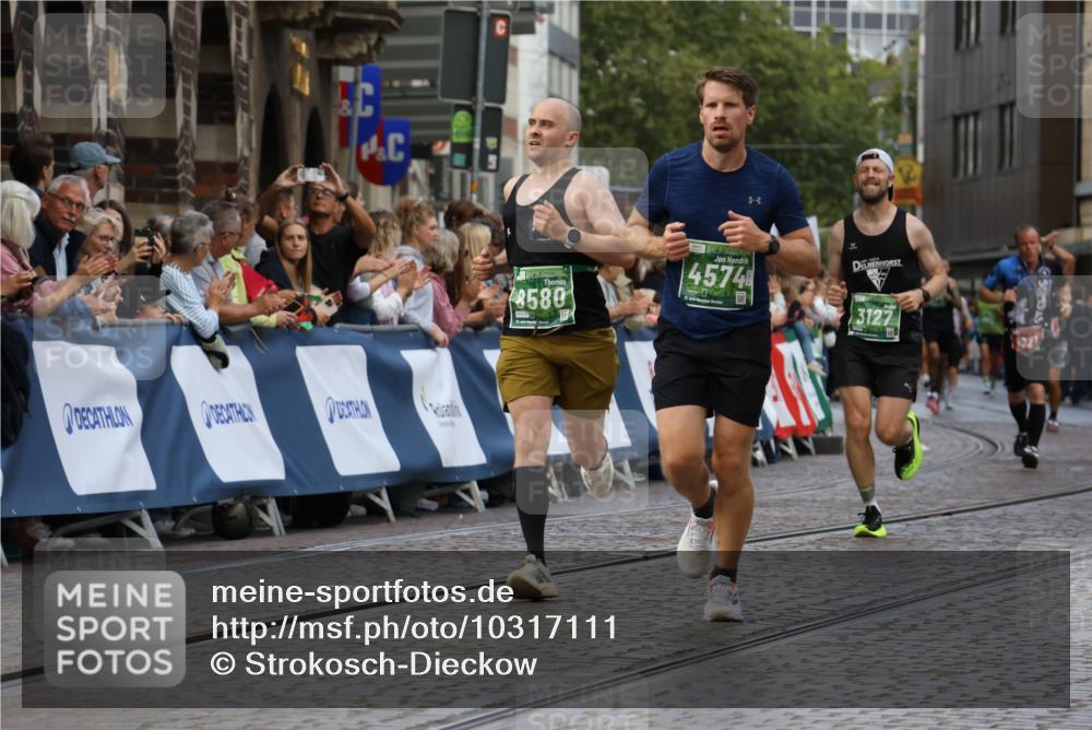 13.09.2026 - 21. swb-Marathon Bremen Strokosch-Dieckow http://msf.ph/oto/10317111 13.09.2026 13:06:45 Ziel 474, 1770, 1901, 1921, 2832, 7590, 8621, 9934, 13148, 521, 749, 3127, 4574, 6784, 8580, 8888, 9708 meine-sportfotos.de