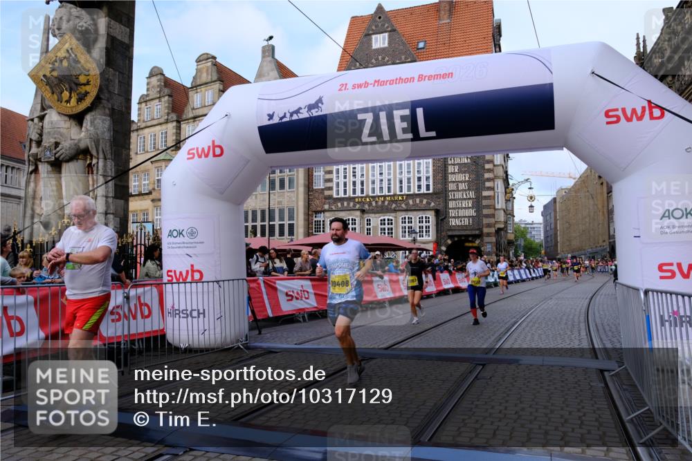 13.09.2026 - 21. swb-Marathon Bremen Tim E. http://msf.ph/oto/10317129 13.09.2026 10:57:16 Ziel 10157, 10408, 10610, 10772, 11000, 11079, 11328, 11872, 11946, 12032, 12284, 12434 meine-sportfotos.de