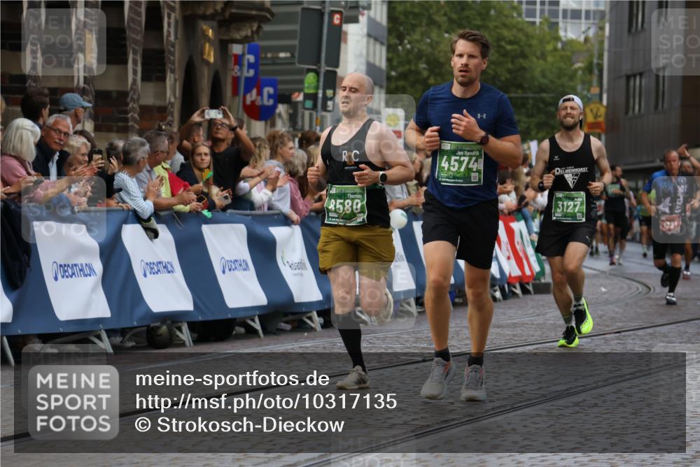 13.09.2026 - 21. swb-Marathon Bremen Strokosch-Dieckow http://msf.ph/oto/10317135 13.09.2026 13:06:45 Ziel 474, 1770, 1901, 1921, 2832, 7590, 8621, 9934, 13148, 521, 749, 3127, 4574, 6784, 8580, 8888, 9708 meine-sportfotos.de