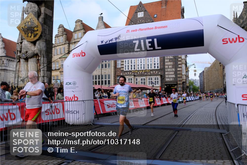13.09.2026 - 21. swb-Marathon Bremen Tim E. http://msf.ph/oto/10317148 13.09.2026 10:57:17 Ziel 10157, 10408, 10610, 10772, 11000, 11079, 11328, 11946, 12032, 12284, 12434 meine-sportfotos.de