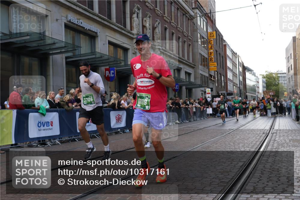 13.09.2026 - 21. swb-Marathon Bremen Strokosch-Dieckow http://msf.ph/oto/10317161 13.09.2026 13:16:39 Ziel 385, 472, 675, 734, 827, 1970, 2319, 2473, 2809, 3246, 3706, 3716, 3961, 4135, 4137, 4156, 5772, 6049, 6531, 6535, 6624, 6704, 6819, 6953, 7284, 7297, 7387, 8111, 8418, 8858, 696, 755, 792, 816, 985, 1076, 1162, 2474, 2604, 4485, 5255, 5554, 5963, 6367, 7053, 7603, 7801, 7875, 8171, 8288 meine-sportfotos.de