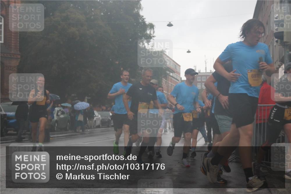 13.09.2026 - Kiel Lauf Markus Tischler http://msf.ph/oto/10317176 13.09.2026 10:47:44 Fleethörn 1401, 6972, 9449, 438, 12 meine-sportfotos.de