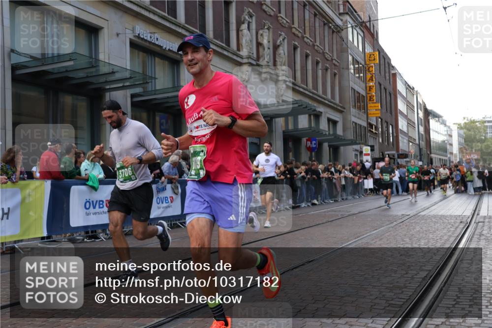 13.09.2026 - 21. swb-Marathon Bremen Strokosch-Dieckow http://msf.ph/oto/10317182 13.09.2026 13:16:40 Ziel 385, 472, 675, 734, 827, 1970, 2052, 2319, 2473, 2809, 3246, 3706, 3716, 3961, 4135, 4137, 4156, 5772, 6049, 6531, 6535, 6624, 6704, 6819, 6953, 7284, 7297, 7387, 8111, 8418, 8858, 696, 734, 792, 816, 827, 985, 1076, 1162, 2474, 2604, 4135, 4485, 5255, 5554, 5963, 6367, 7053, 7603, 7801, 7875, 8171, 8288 meine-sportfotos.de