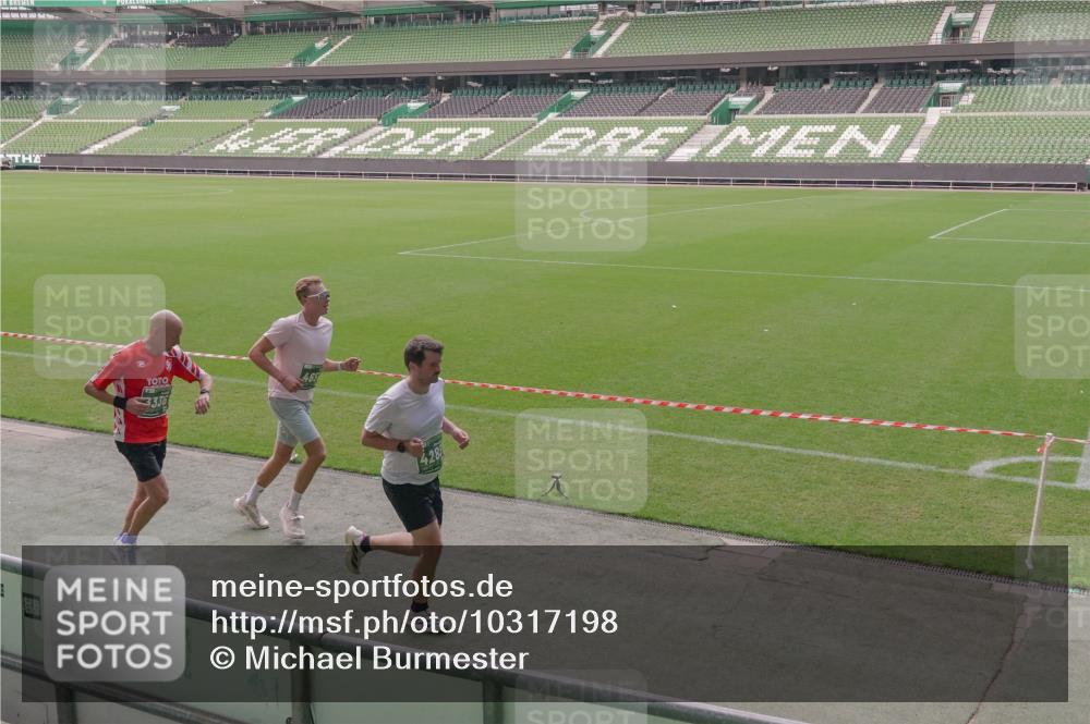 13.09.2026 - 21. swb-Marathon Bremen Michael Burmester http://msf.ph/oto/10317198 13.09.2026 12:52:27 Laufen im Stadion 102, 107, 235, 683, 734, 755, 792, 863, 985, 987, 1033, 1043, 1056, 1125, 1146, 1162, 1232, 1252, 1297, 1455, 1492, 1528, 1542, 1646, 1704, 1955, 2007, 2008, 2043, 2203, 2350, 2447, 2480, 2498, 2759, 2767, 2820, 2847, 2858, 3085, 3149, 3236, 3336, 3362, 3440, 3448, 3566, 3703, 3830, 3899, 3959, 3988, 4165, 4283, 4429, 4475, 4571, 4573, 4582, 4605, 4727, 4781, 4782, 4895, 5079, 5152, 5168, 5379, 5521, 5696, 6274, 8033, 8798 meine-sportfotos.de