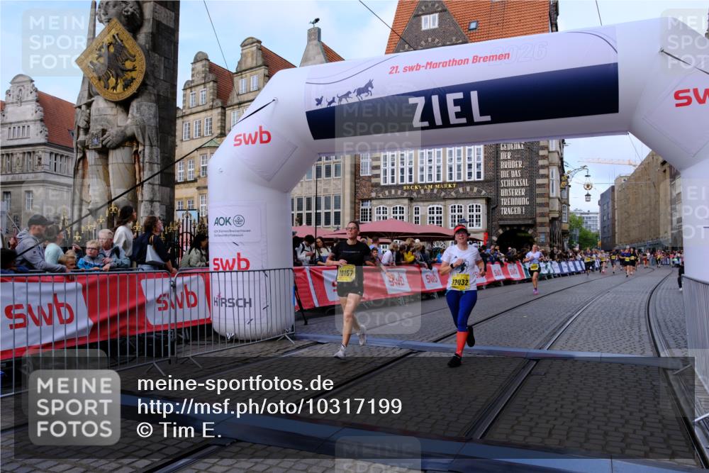 13.09.2026 - 21. swb-Marathon Bremen Tim E. http://msf.ph/oto/10317199 13.09.2026 10:57:18 Ziel 10157, 10408, 10610, 10772, 11000, 11079, 11236, 11328, 11484, 11946, 12032, 12284 meine-sportfotos.de
