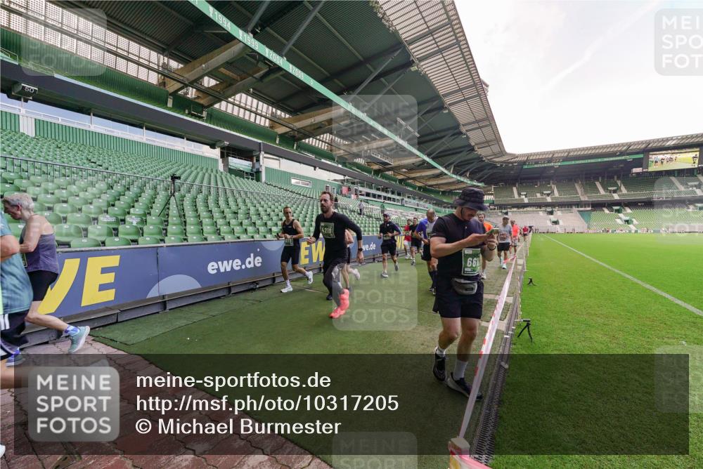13.09.2026 - 21. swb-Marathon Bremen Michael Burmester http://msf.ph/oto/10317205 13.09.2026 13:14:32 Laufen im Stadion 266, 270, 278, 300, 414, 460, 576, 600, 631, 768, 950, 956, 1005, 1008, 1047, 1143, 1392, 1408, 1426, 1573, 1596, 1641, 1818, 1819, 1991, 2024, 2035, 2079, 2233, 2235, 2314, 2359, 2387, 2412, 2439, 2457, 2466, 2484, 2494, 2521, 2540, 2564, 2612, 2665, 2690, 2691, 2693, 2737, 2773, 2816, 2829, 2838, 2861, 2865, 2887, 2921, 2958, 2972, 2978, 3016, 3111, 3209, 3253, 3277, 3304, 3313, 3355, 3378, 3405, 3428, 3653, 3661, 3670, 3680, 3829, 4034, 4080, 4306, 703 meine-sportfotos.de