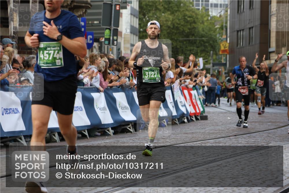13.09.2026 - 21. swb-Marathon Bremen Strokosch-Dieckow http://msf.ph/oto/10317211 13.09.2026 13:06:47 Ziel 474, 1770, 1921, 2832, 4777, 7590, 8621, 9934, 13148, 749, 3127, 3794, 3973, 4574, 8888, 9708 meine-sportfotos.de