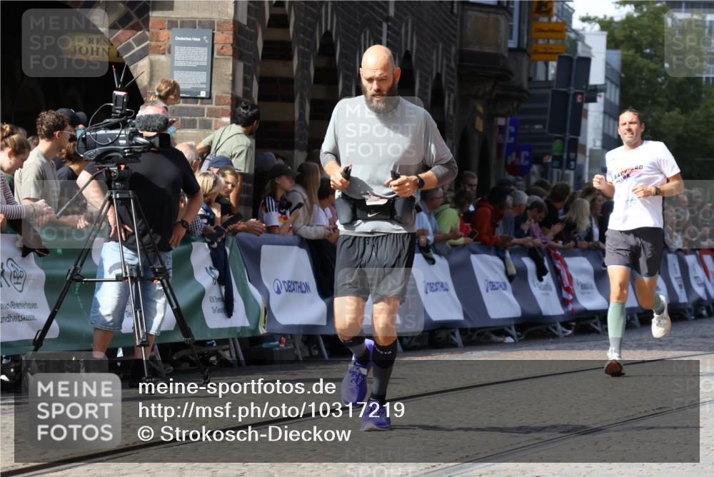 13.09.2026 - 21. swb-Marathon Bremen Strokosch-Dieckow http://msf.ph/oto/10317219 13.09.2026 13:24:36 Ziel 102, 776, 909, 1199, 1250, 2295, 2491, 3372, 4000, 4559, 5012, 5208, 5257, 5481, 5928, 5929, 6105, 7059, 7069, 7081, 7156, 8082, 8415, 9087, 9573, 9916, 13219, 282, 1516, 2280, 3015, 4198, 4262, 4277, 5328, 5664, 6626, 6807, 8853, 9541, 10103 meine-sportfotos.de