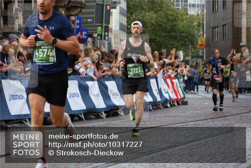 13.09.2026 - 21. swb-Marathon Bremen Strokosch-Dieckow http://msf.ph/oto/10317227 13.09.2026 13:06:47 Ziel 474, 1770, 1921, 2832, 4777, 7590, 8621, 9934, 13148, 749, 3127, 3794, 3973, 4574, 8888, 9708 meine-sportfotos.de