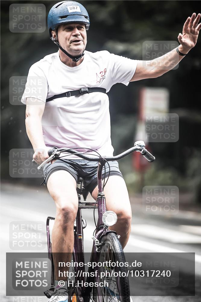13.09.2026 - Stadtparktriathlon H.Heesch http://msf.ph/oto/10317240 13.09.2026 11:52:57 Radfahren 758, 829, 852, 854, 887 meine-sportfotos.de