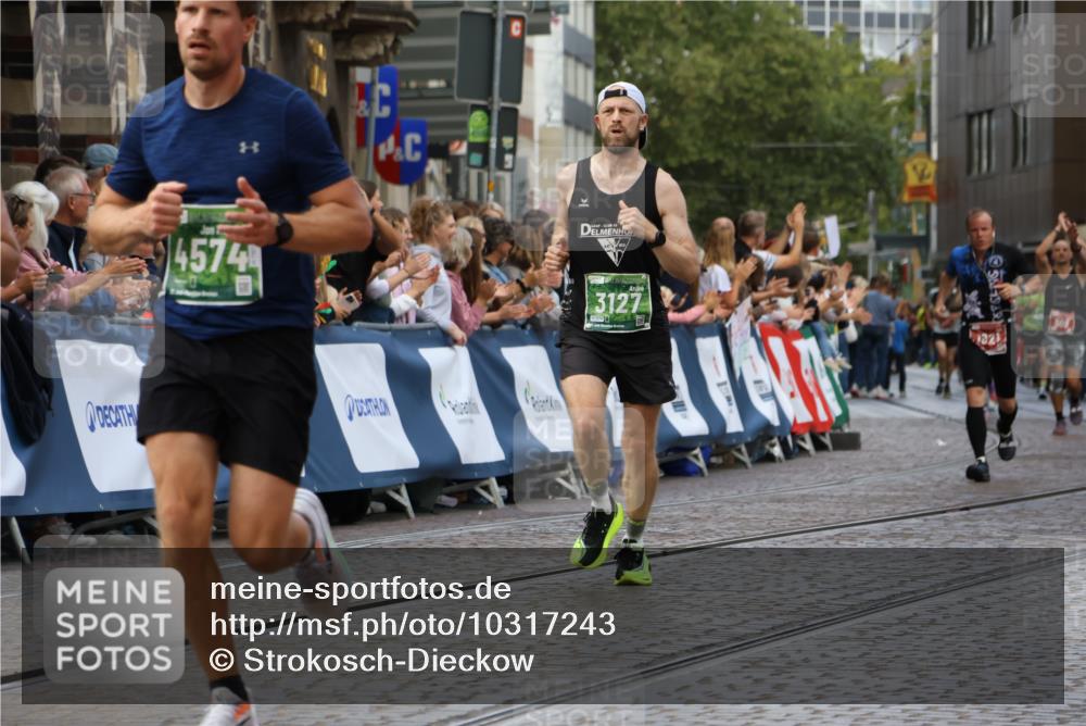 13.09.2026 - 21. swb-Marathon Bremen Strokosch-Dieckow http://msf.ph/oto/10317243 13.09.2026 13:06:47 Ziel 474, 1770, 1921, 2832, 4777, 7590, 8621, 9934, 13148, 749, 3127, 3794, 3973, 4574, 8888, 9708 meine-sportfotos.de