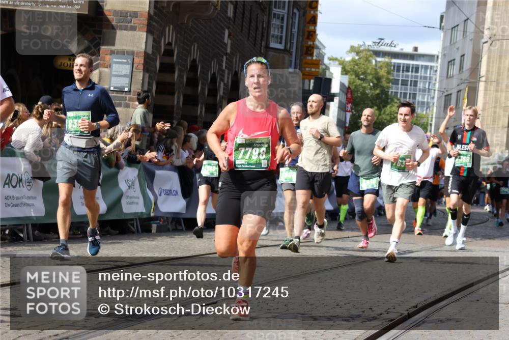 13.09.2026 - 21. swb-Marathon Bremen Strokosch-Dieckow http://msf.ph/oto/10317245 13.09.2026 13:31:02 Ziel 625, 800, 834, 1533, 1771, 1841, 1926, 1941, 2369, 2452, 2723, 2985, 4206, 4332, 4342, 4425, 4748, 4757, 4920, 5551, 5681, 5802, 5822, 5900, 6134, 6343, 6347, 6523, 6988, 7012, 7253, 7567, 7645, 9290, 9653, 9692, 9695, 9699, 9767, 9825, 13090, 217, 1398, 2244, 2513, 2802, 3396, 3762, 3800, 4477, 4647, 5673, 5846, 6419, 6619, 6732, 7359, 7637, 7812, 7882, 8097, 8342, 8382, 8726, 9147, 9274, 9337, 9969, 9977 meine-sportfotos.de