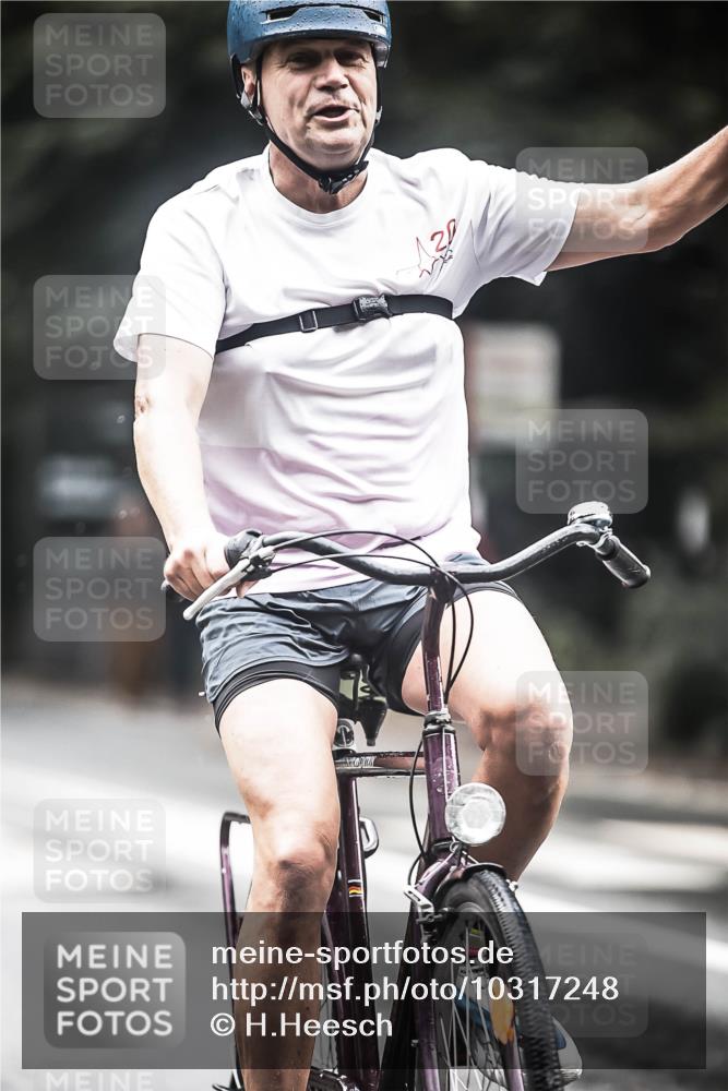 13.09.2026 - Stadtparktriathlon H.Heesch http://msf.ph/oto/10317248 13.09.2026 11:52:57 Radfahren 758, 829, 852, 854, 887 meine-sportfotos.de