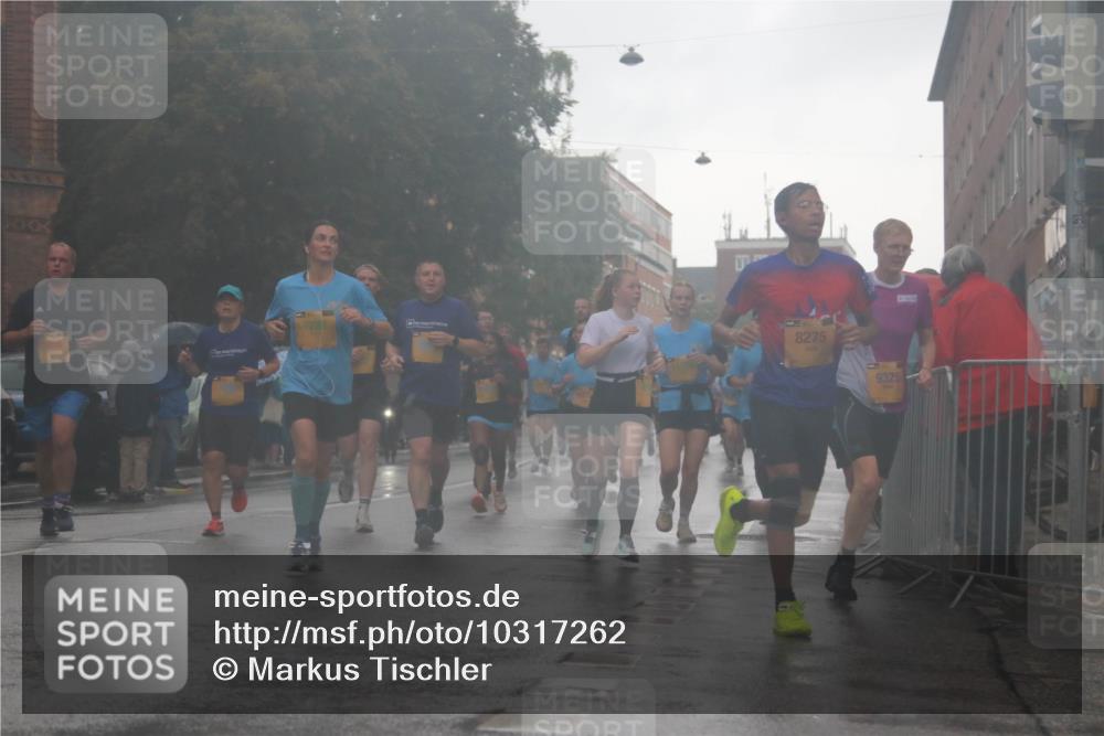 13.09.2026 - Kiel Lauf Markus Tischler http://msf.ph/oto/10317262 13.09.2026 10:47:52 Fleethörn 5456, 8275, 9325 meine-sportfotos.de