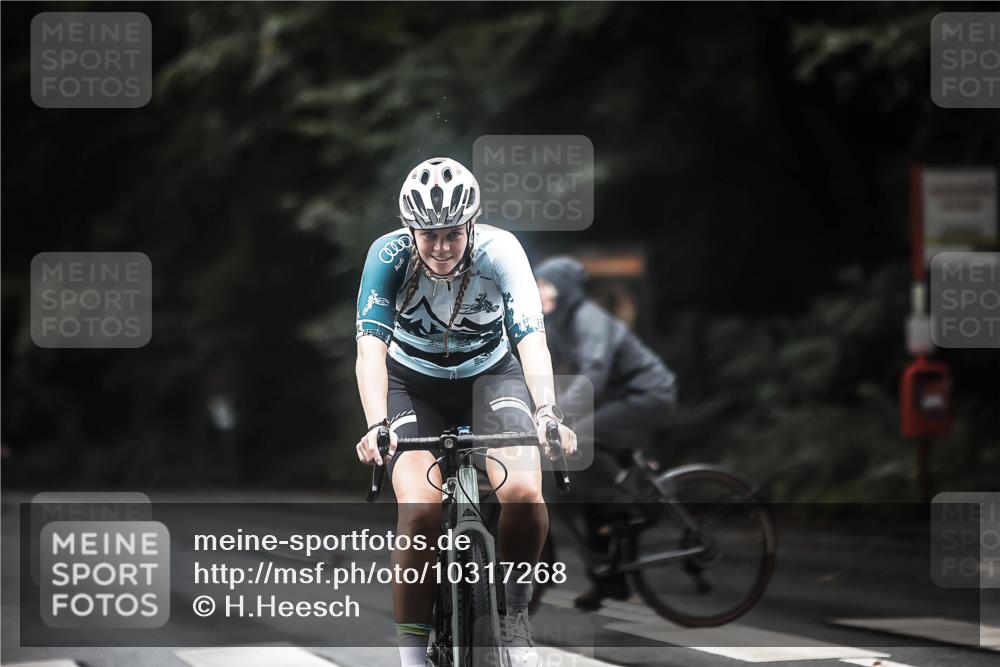13.09.2026 - Stadtparktriathlon H.Heesch http://msf.ph/oto/10317268 13.09.2026 13:01:00 Radfahren 1298, 1319, 1321, 1324, 1367 meine-sportfotos.de