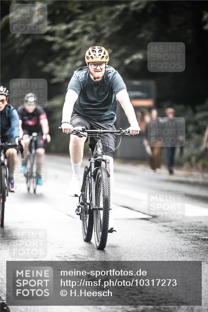 13.09.2026 - Stadtparktriathlon H.Heesch http://msf.ph/oto/10317273 13.09.2026 11:52:58 Radfahren 758, 829, 852, 854, 887 meine-sportfotos.de