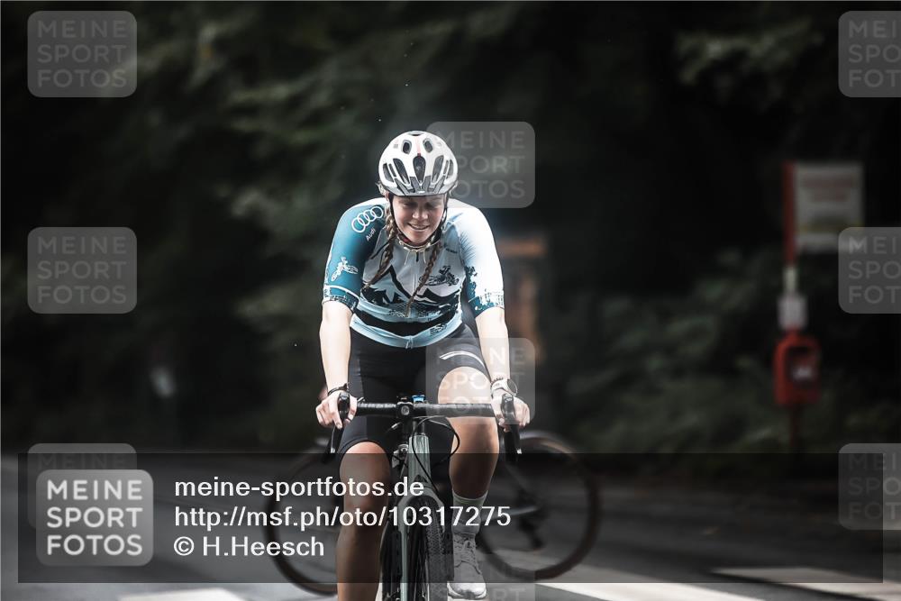13.09.2026 - Stadtparktriathlon H.Heesch http://msf.ph/oto/10317275 13.09.2026 13:01:00 Radfahren 1298, 1319, 1321, 1324, 1367 meine-sportfotos.de