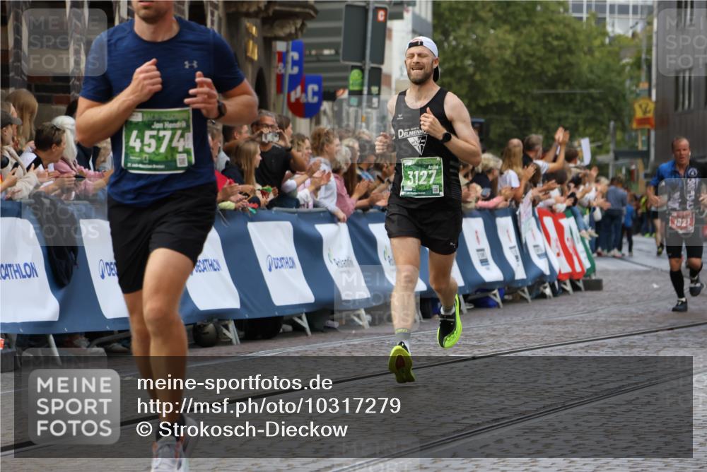 13.09.2026 - 21. swb-Marathon Bremen Strokosch-Dieckow http://msf.ph/oto/10317279 13.09.2026 13:06:47 Ziel 474, 1770, 1921, 2832, 4777, 7590, 8621, 9934, 13148, 749, 3127, 3794, 3973, 4574, 8888, 9708 meine-sportfotos.de