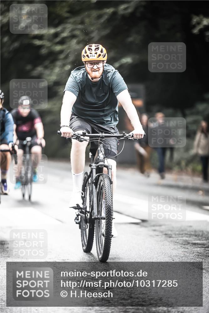 13.09.2026 - Stadtparktriathlon H.Heesch http://msf.ph/oto/10317285 13.09.2026 11:52:58 Radfahren 758, 829, 852, 854, 887 meine-sportfotos.de