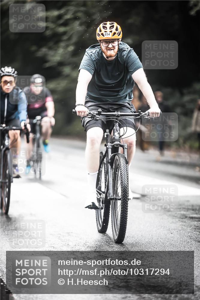 13.09.2026 - Stadtparktriathlon H.Heesch http://msf.ph/oto/10317294 13.09.2026 11:52:59 Radfahren 758, 829, 852, 854, 887 meine-sportfotos.de