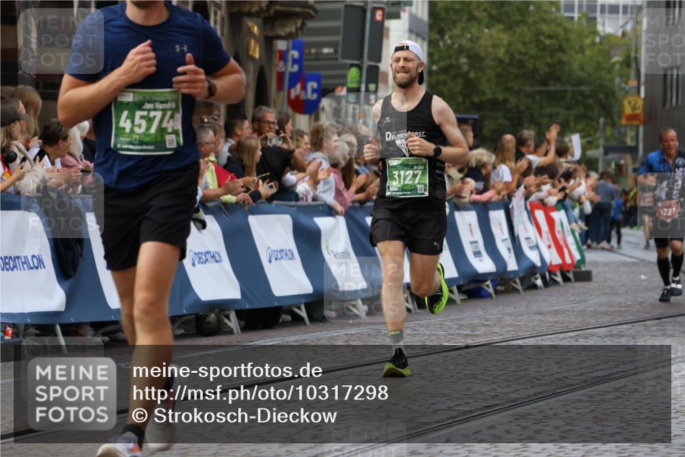 13.09.2026 - 21. swb-Marathon Bremen Strokosch-Dieckow http://msf.ph/oto/10317298 13.09.2026 13:06:47 Ziel 474, 1770, 1921, 2832, 4777, 7590, 8621, 9934, 13148, 749, 3127, 3794, 3973, 4574, 8888, 9708 meine-sportfotos.de