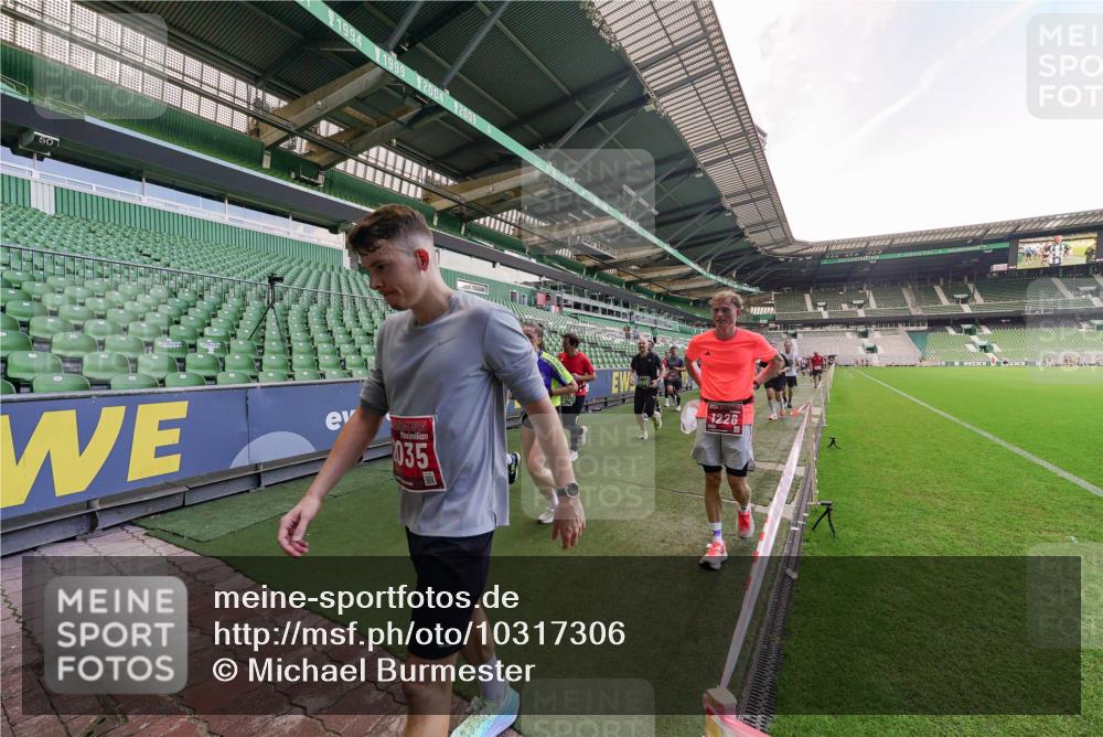 13.09.2026 - 21. swb-Marathon Bremen Michael Burmester http://msf.ph/oto/10317306 13.09.2026 13:14:41 Laufen im Stadion 263, 266, 270, 300, 414, 460, 600, 631, 768, 950, 956, 1008, 1047, 1392, 1408, 1426, 1573, 1596, 1818, 1819, 2024, 2035, 2079, 2233, 2235, 2314, 2359, 2385, 2387, 2412, 2457, 2466, 2484, 2494, 2521, 2540, 2564, 2612, 2667, 2690, 2691, 2693, 2737, 2760, 2783, 2816, 2829, 2838, 2859, 2861, 2865, 2887, 2958, 2972, 2978, 3016, 3111, 3157, 3185, 3209, 3277, 3304, 3355, 3378, 3405, 3428, 3653, 3661, 3670, 3680, 3829, 4034, 4080, 4306, 703 meine-sportfotos.de
