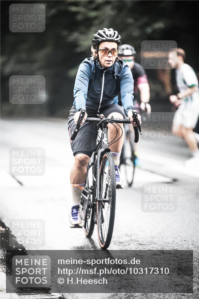 13.09.2026 - Stadtparktriathlon H.Heesch http://msf.ph/oto/10317310 13.09.2026 11:52:59 Radfahren 758, 829, 852, 854, 887 meine-sportfotos.de