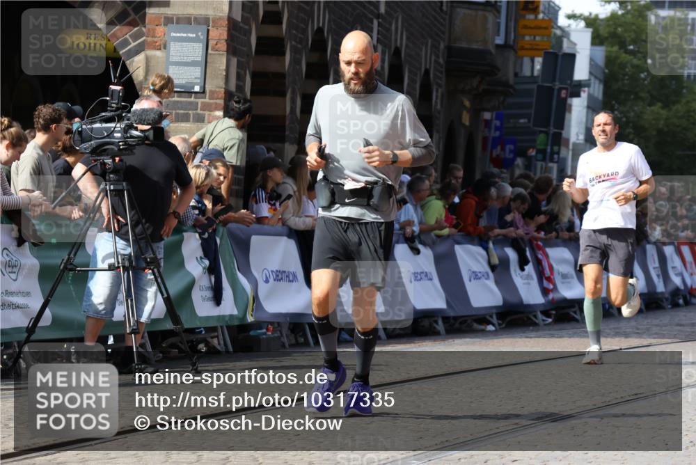 13.09.2026 - 21. swb-Marathon Bremen Strokosch-Dieckow http://msf.ph/oto/10317335 13.09.2026 13:24:36 Ziel 102, 776, 909, 1199, 1250, 2295, 2491, 3372, 4000, 4559, 5012, 5208, 5257, 5481, 5928, 5929, 6105, 7059, 7069, 7081, 7156, 8082, 8415, 9087, 9573, 9916, 13219, 282, 1516, 2280, 3015, 4198, 4262, 4277, 5328, 5664, 6626, 6807, 8853, 9541, 10103 meine-sportfotos.de