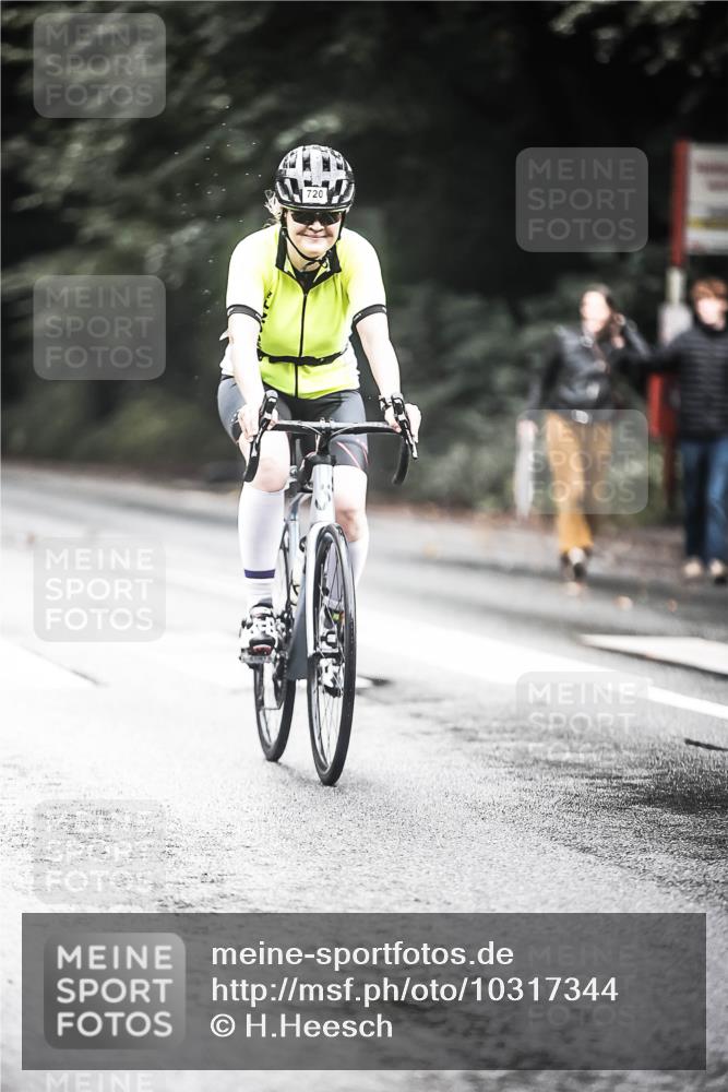 13.09.2026 - Stadtparktriathlon H.Heesch http://msf.ph/oto/10317344 13.09.2026 11:53:08 Radfahren 720, 839, 844 meine-sportfotos.de