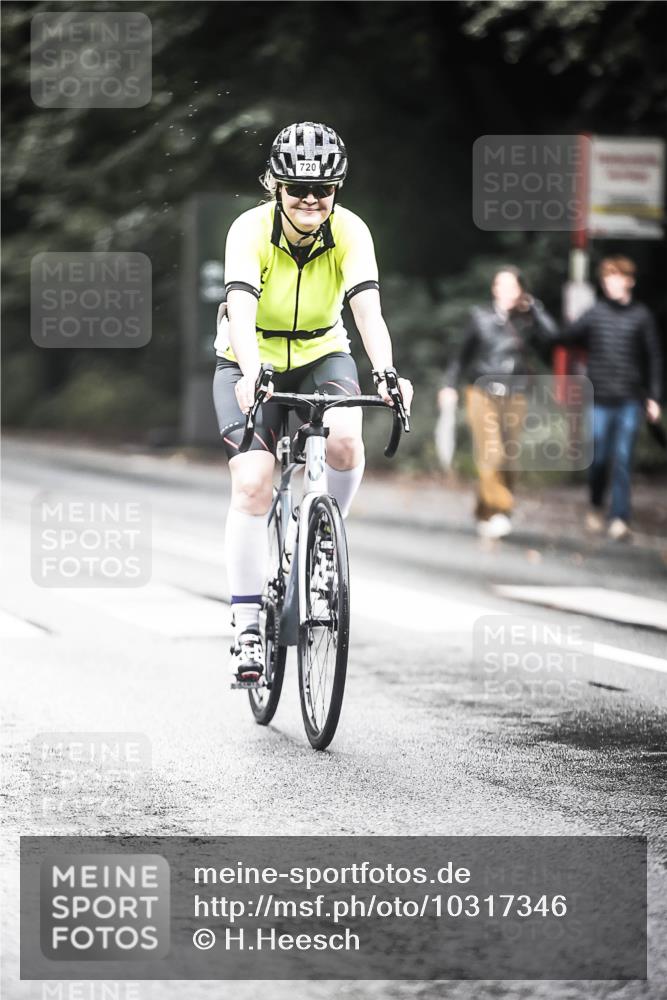 13.09.2026 - Stadtparktriathlon H.Heesch http://msf.ph/oto/10317346 13.09.2026 11:53:09 Radfahren 720, 798, 839, 844, 866 meine-sportfotos.de