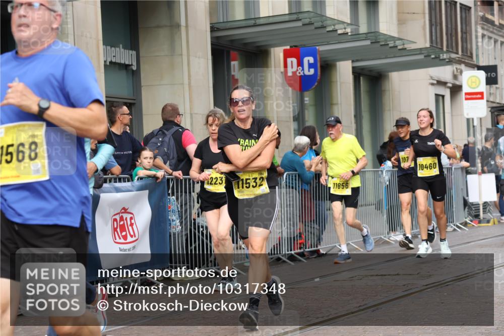 13.09.2026 - 21. swb-Marathon Bremen Strokosch-Dieckow http://msf.ph/oto/10317348 13.09.2026 10:57:37 Ziel 10078, 10460, 10543, 10559, 10565, 10604, 10707, 10728, 10826, 10903, 10931, 10932, 11136, 11153, 11332, 11532, 11568, 11824, 11856, 11863, 12228, 12231, 12264, 12427, 12551, 12555, 10177, 10226, 10300, 10394, 10517, 10518, 11106, 11245, 11365, 11480, 11498, 11609, 11734, 11965, 11966, 12037, 12111, 12222, 12263, 12264, 12372, 12400, 12411 meine-sportfotos.de