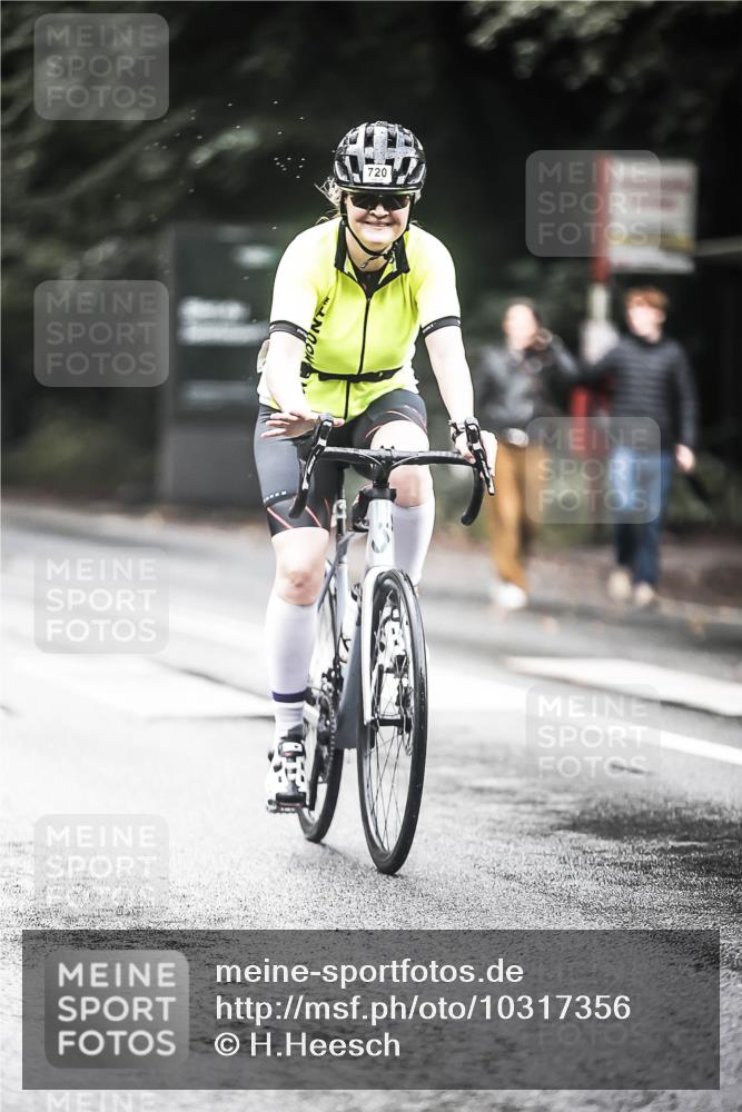 13.09.2026 - Stadtparktriathlon H.Heesch http://msf.ph/oto/10317356 13.09.2026 11:53:09 Radfahren 720, 798, 839, 844, 866 meine-sportfotos.de
