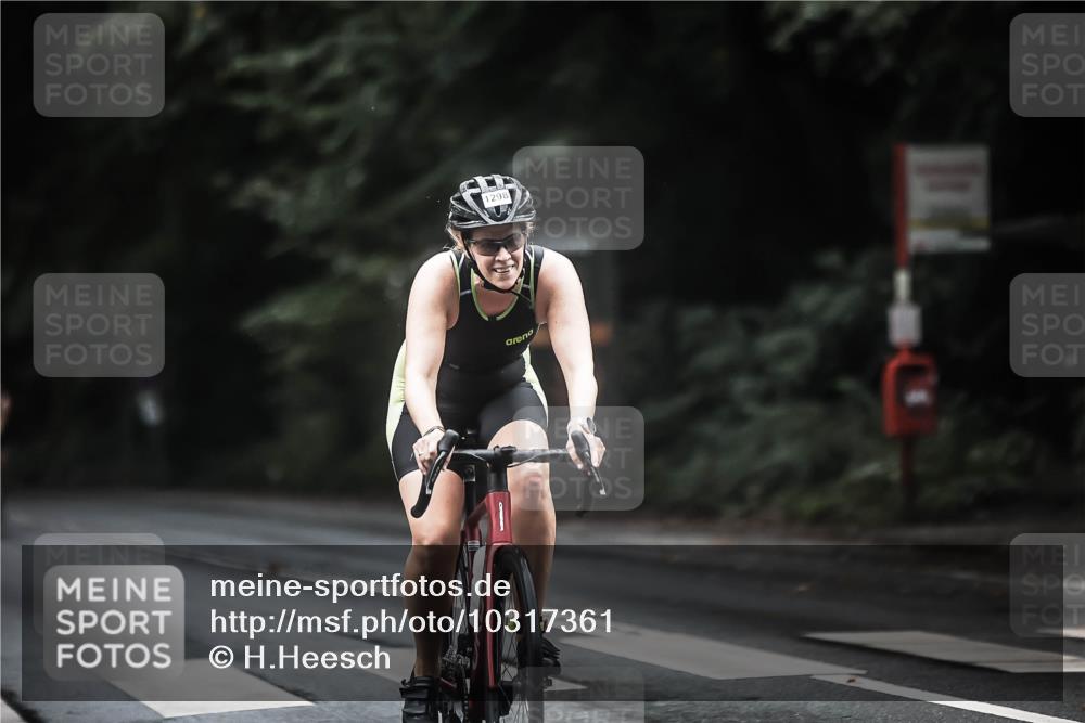 13.09.2026 - Stadtparktriathlon H.Heesch http://msf.ph/oto/10317361 13.09.2026 13:01:06 Radfahren 1209, 1216, 1298, 1321, 1325, 1367, 1400 meine-sportfotos.de