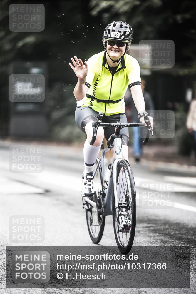 13.09.2026 - Stadtparktriathlon H.Heesch http://msf.ph/oto/10317366 13.09.2026 11:53:09 Radfahren 720, 798, 839, 844, 866 meine-sportfotos.de