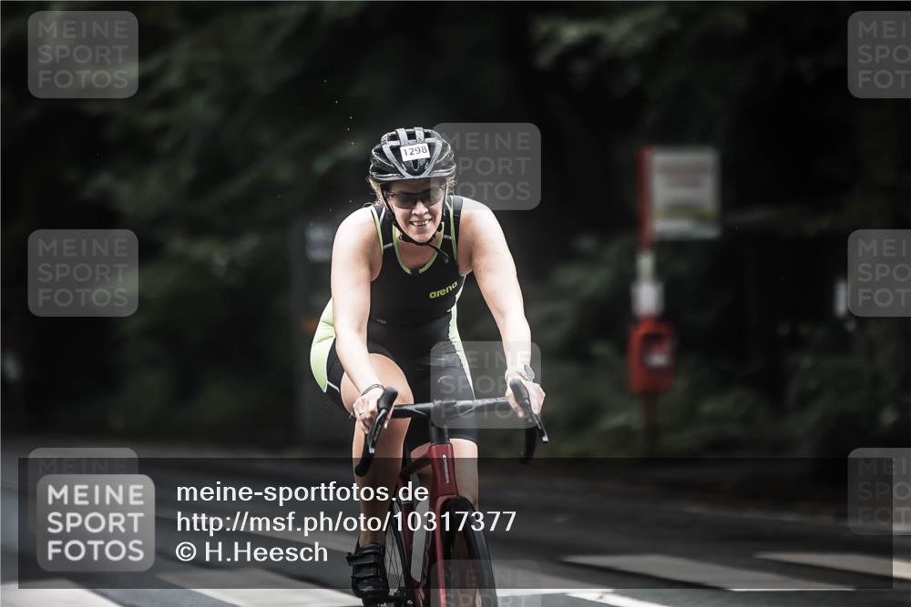 13.09.2026 - Stadtparktriathlon H.Heesch http://msf.ph/oto/10317377 13.09.2026 13:01:07 Radfahren 1209, 1216, 1298, 1321, 1325, 1388, 1400 meine-sportfotos.de
