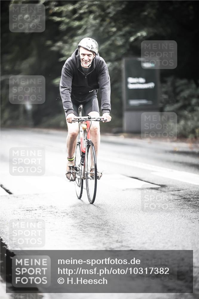 13.09.2026 - Stadtparktriathlon H.Heesch http://msf.ph/oto/10317382 13.09.2026 11:53:10 Radfahren 720, 798, 839, 844, 866 meine-sportfotos.de