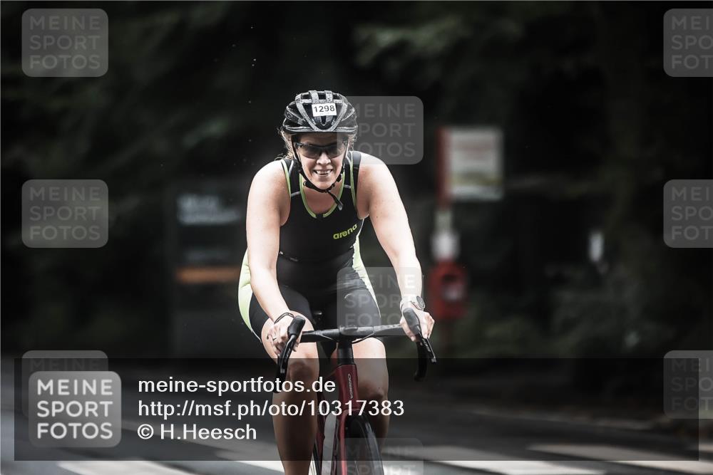 13.09.2026 - Stadtparktriathlon H.Heesch http://msf.ph/oto/10317383 13.09.2026 13:01:07 Radfahren 1209, 1216, 1298, 1321, 1325, 1388, 1400 meine-sportfotos.de